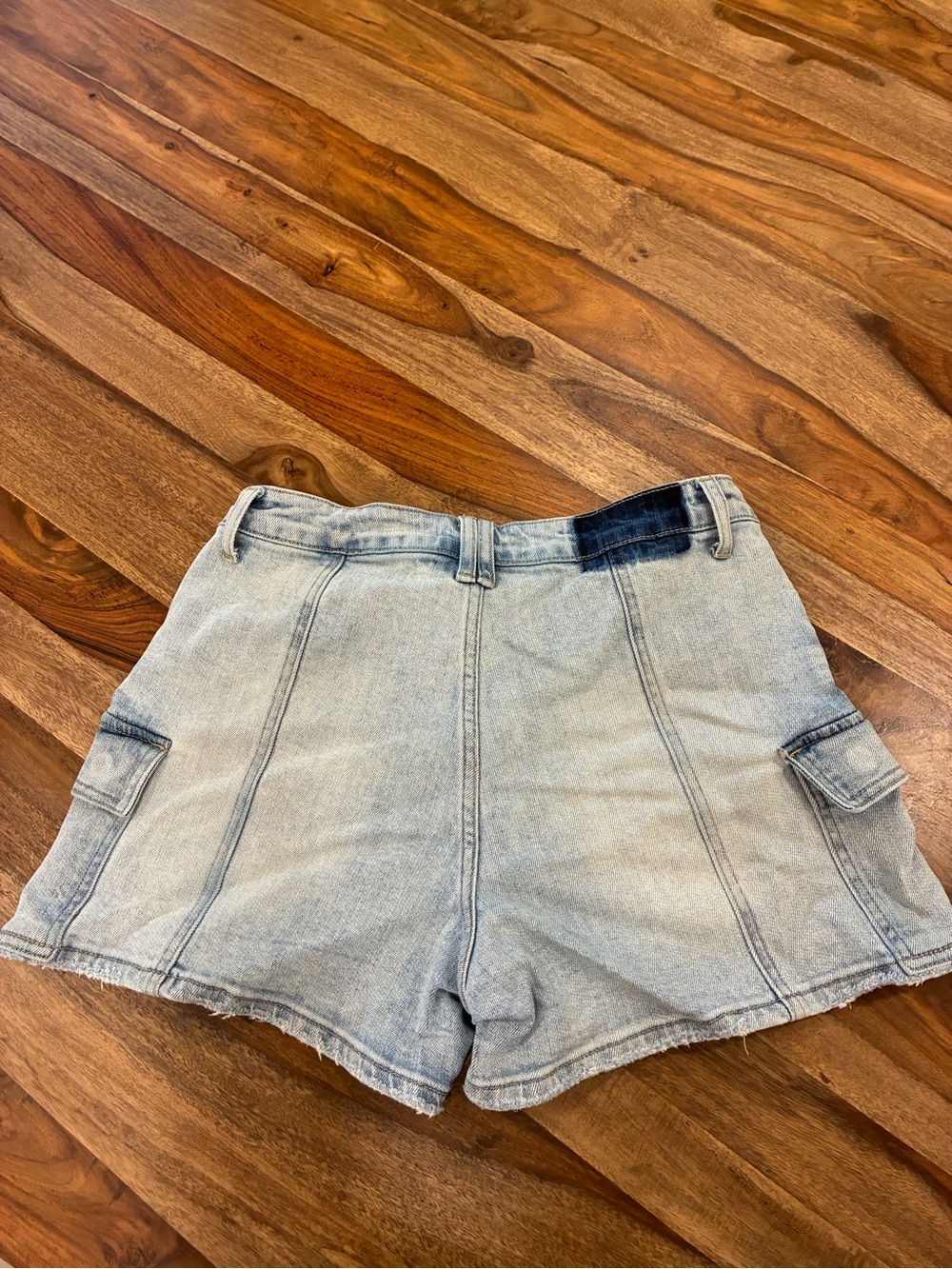 Vervet Denim Cargo Shorts - Women - Size M - Picture 2 of 7